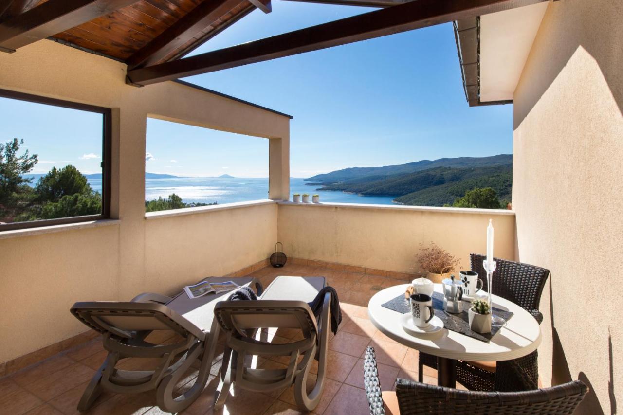 Apartments Agava Romantic Рабац Екстериор снимка