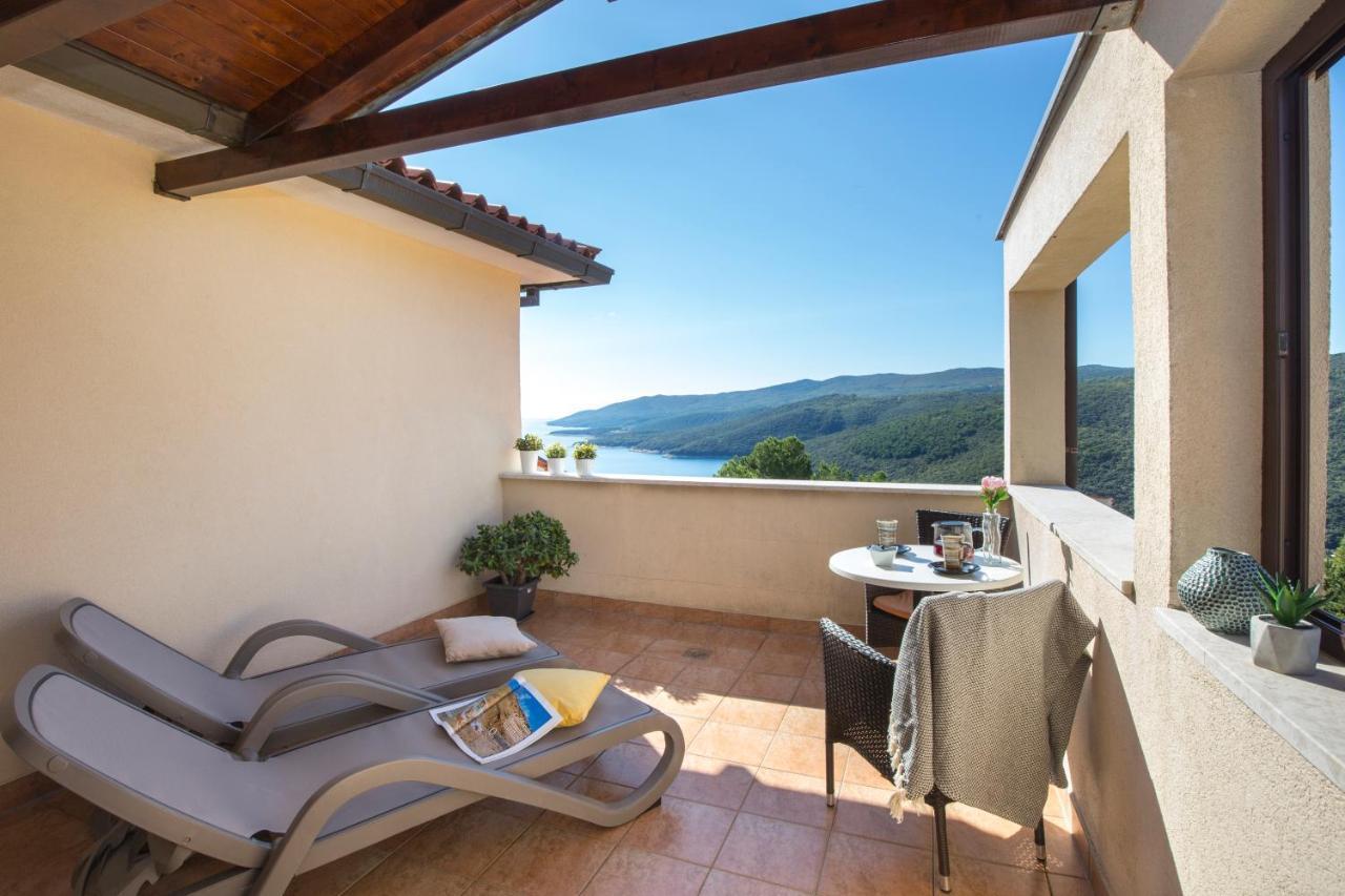 Apartments Agava Romantic Рабац Екстериор снимка