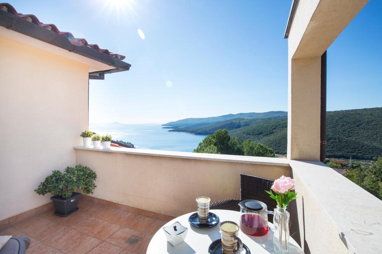 Apartments Agava Romantic Рабац Екстериор снимка